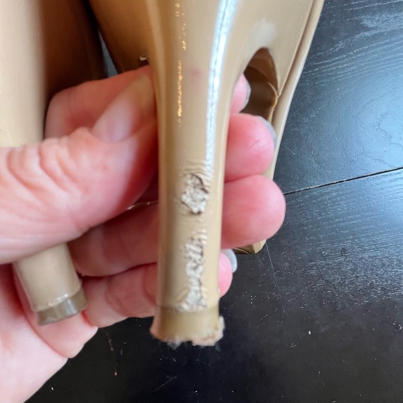 Cole Haan beige patent heels, size 10. - Picture 3 of 7